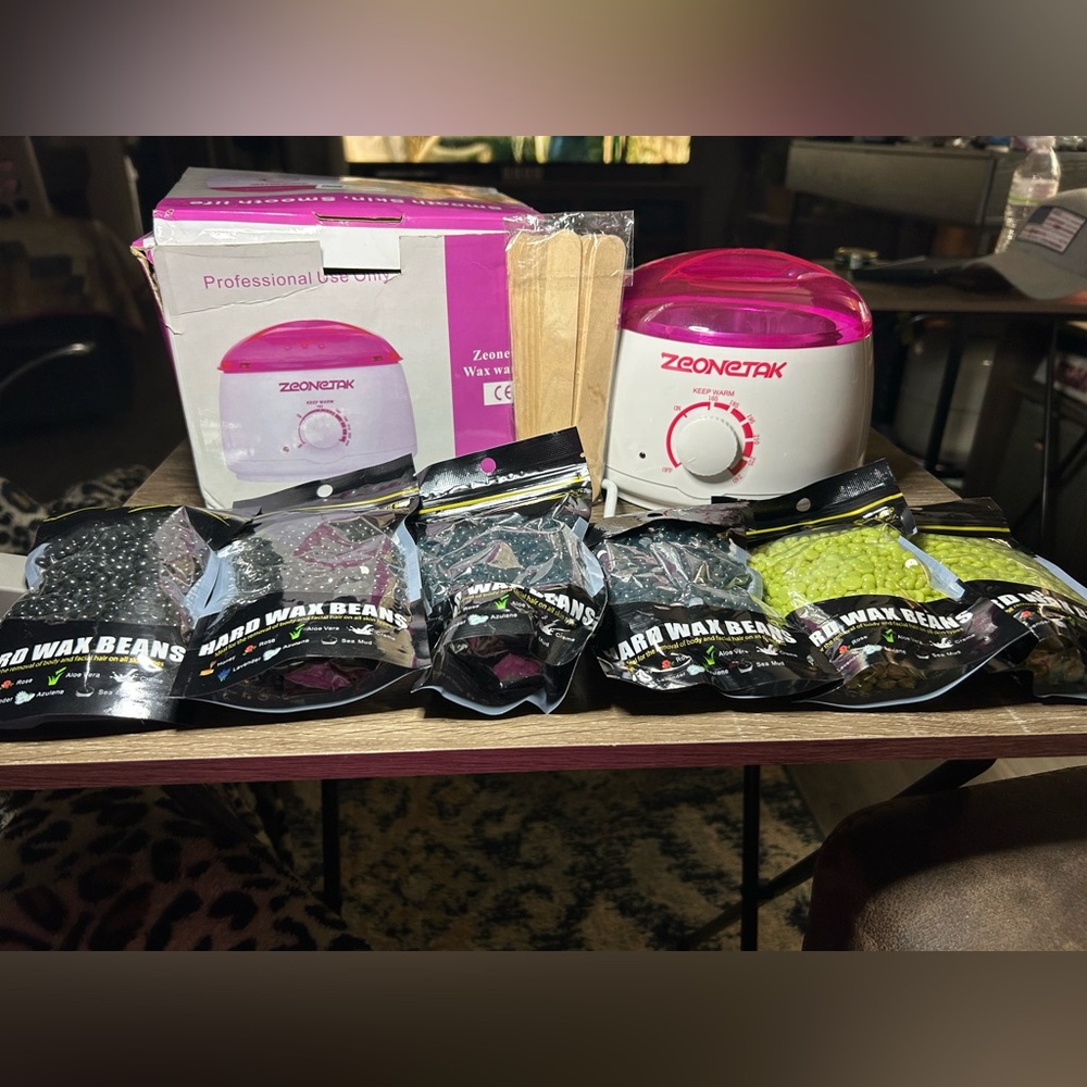 White Wax Warmer with 6 new bags of hard wax beans